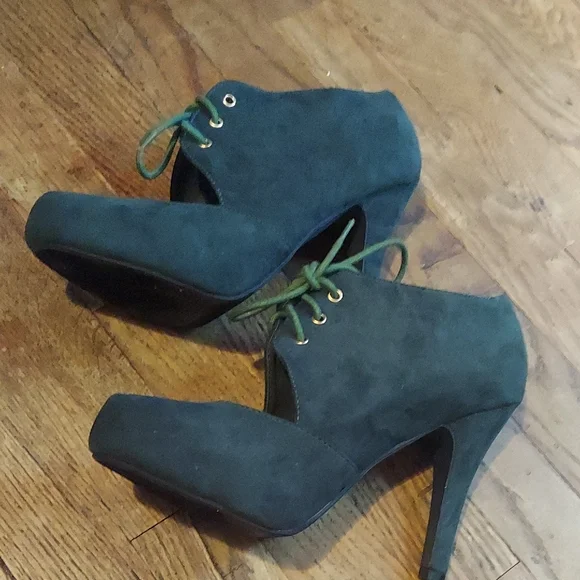 4 For $12 Red Circle Footwear Green Heeled Booties - Picture 10 of 10